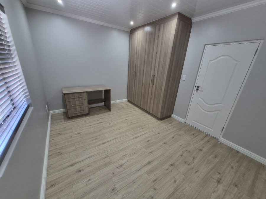 To Let 3 Bedroom Property for Rent in Rylands Western Cape